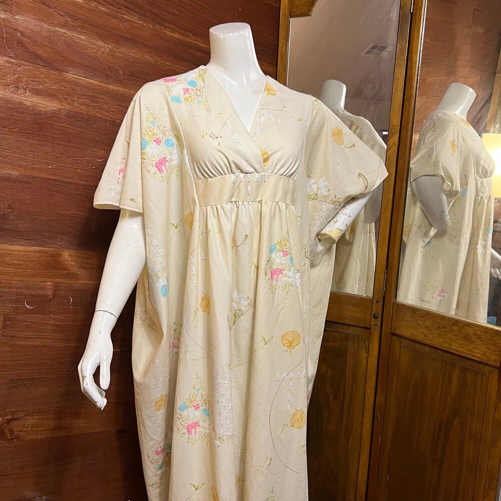 VINTAGE 70s Kaftan House Dress One Size Miss Elaine Kimono Print Maxi